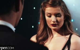 Agent se neudrží při castingu na striptérku