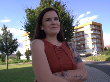 Česká servírka dostane rychlé prachy v plné verzi